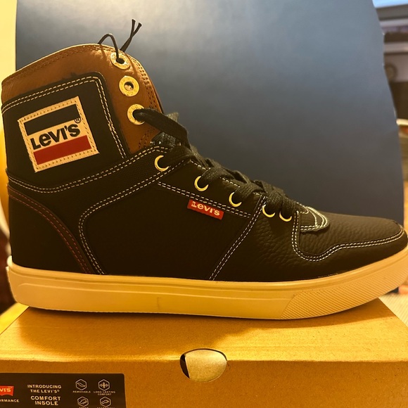 Levi’s sneakers - Picture 2 of 2